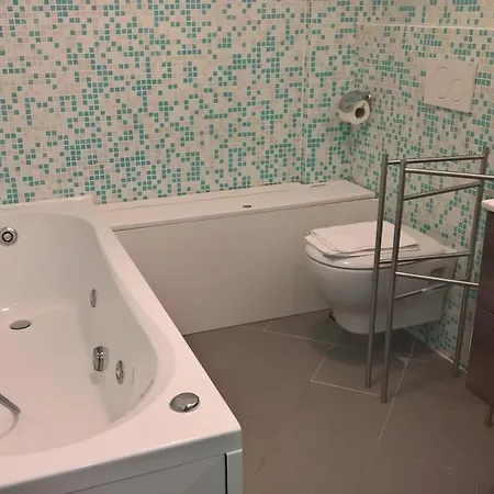 Apartament Mare *